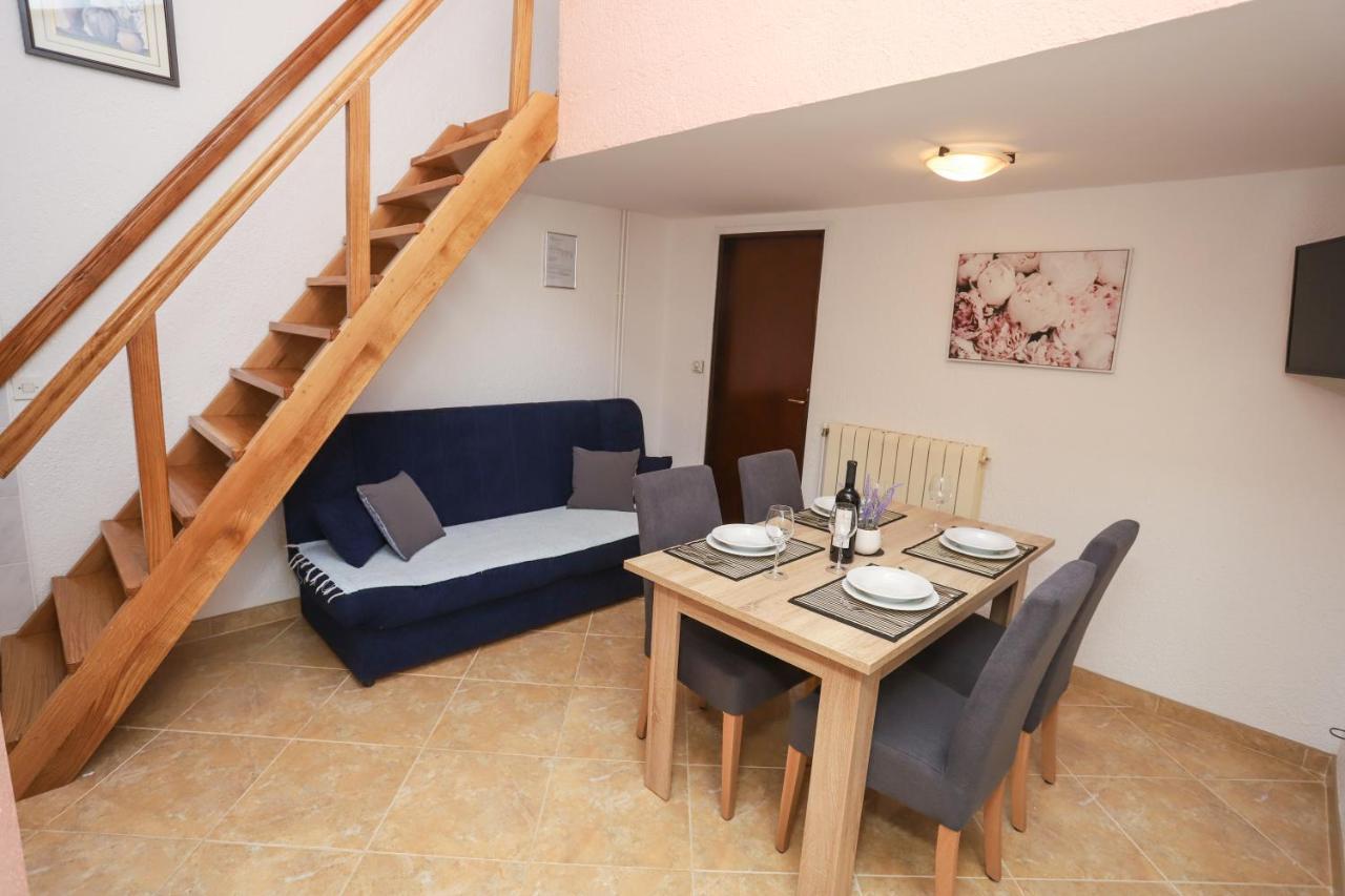 Apartment Ivica *