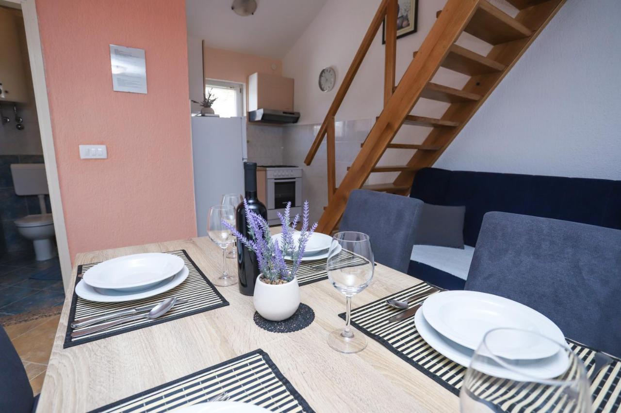 Ivica Apartment *