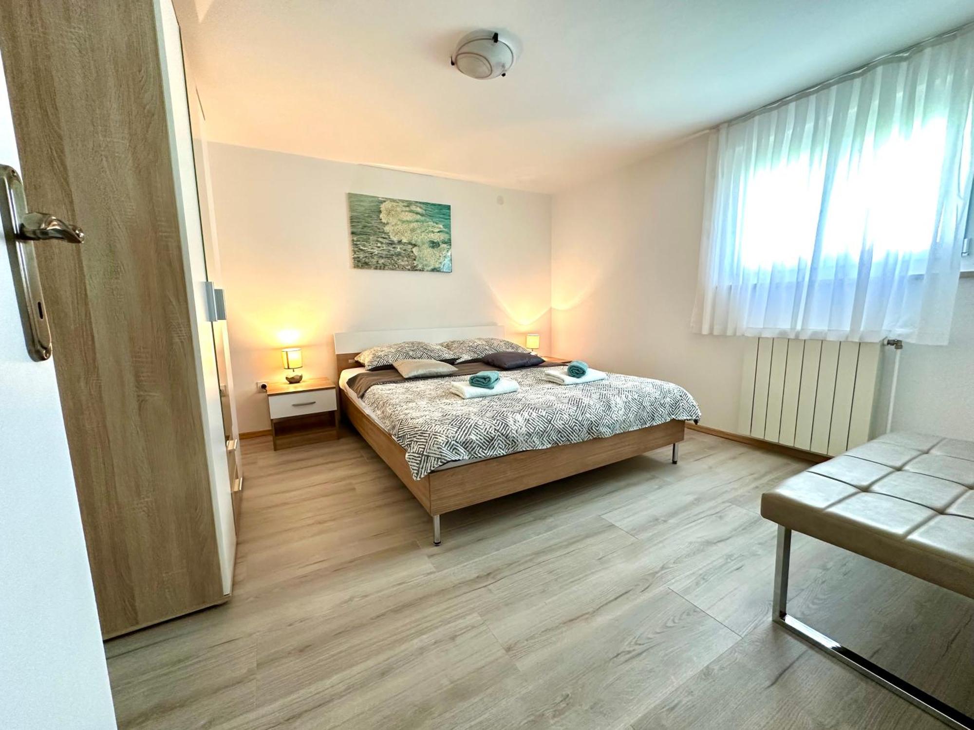 Ivica Apartment *